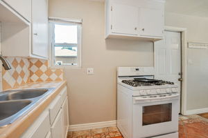 010_5801 San Vincente Way