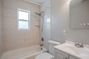 023_5801 San Vincente Way