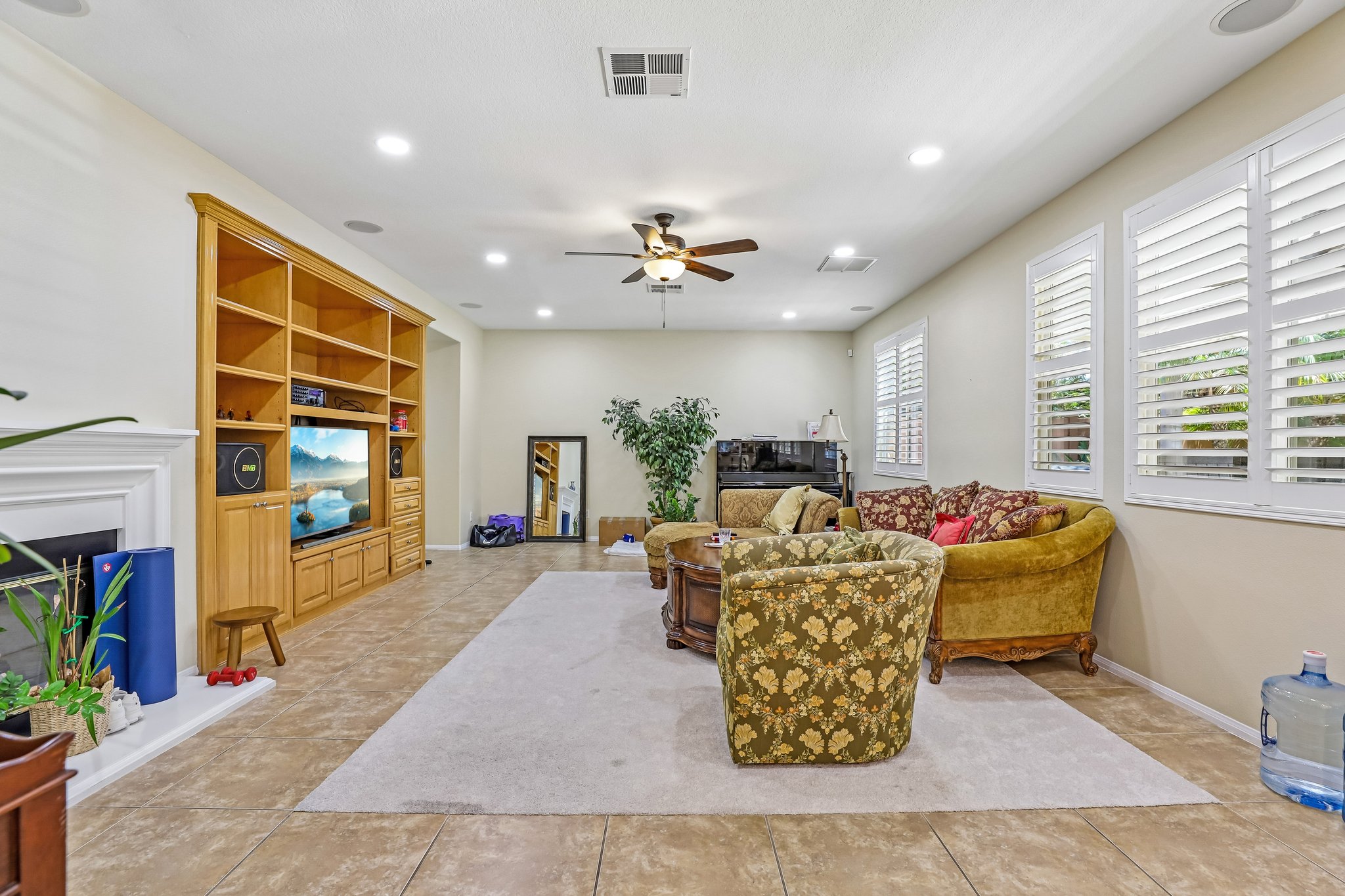 E Treehouse Ln-S1806-008.jpg