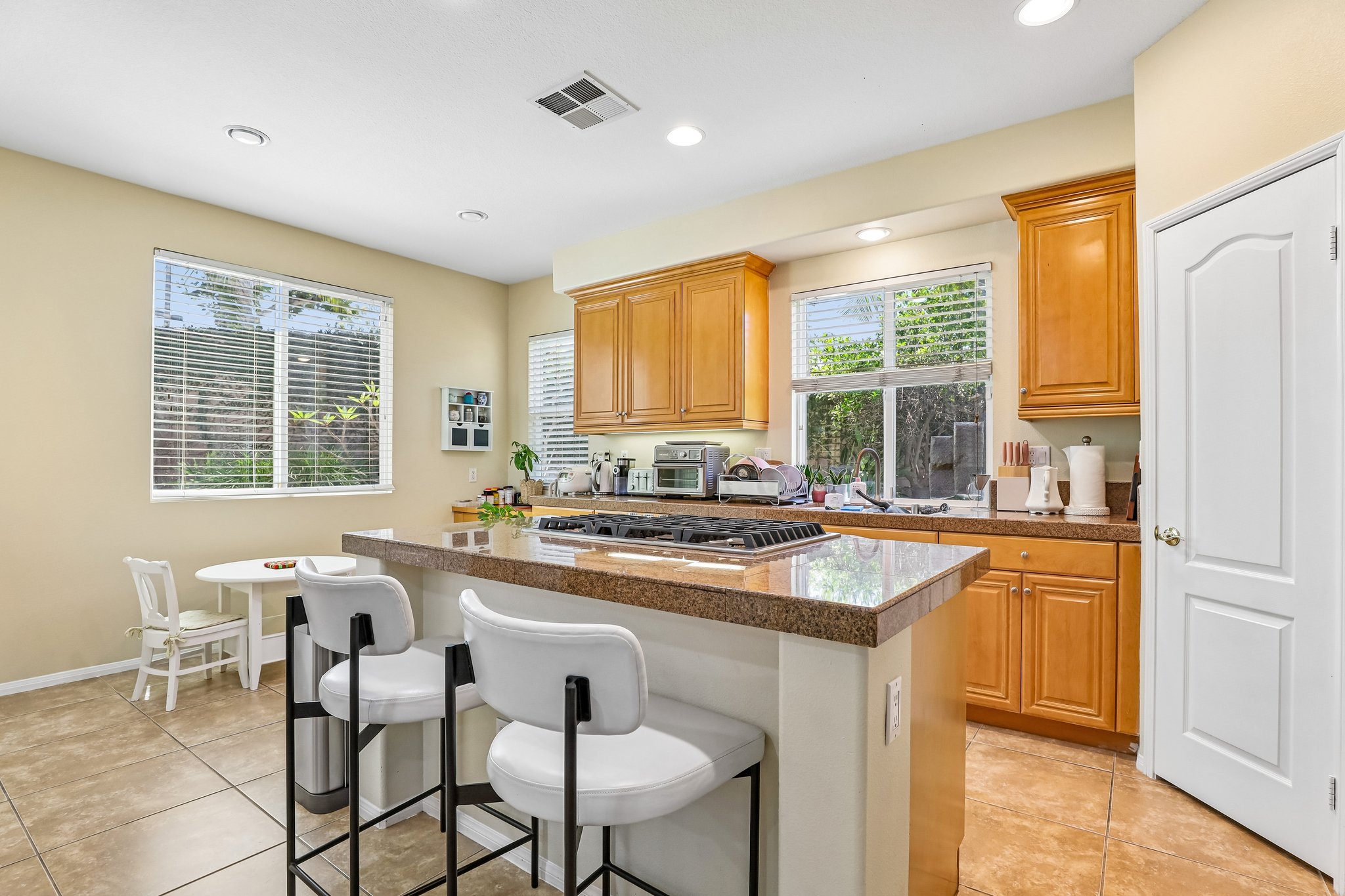 E Treehouse Ln-S1806-012.jpg