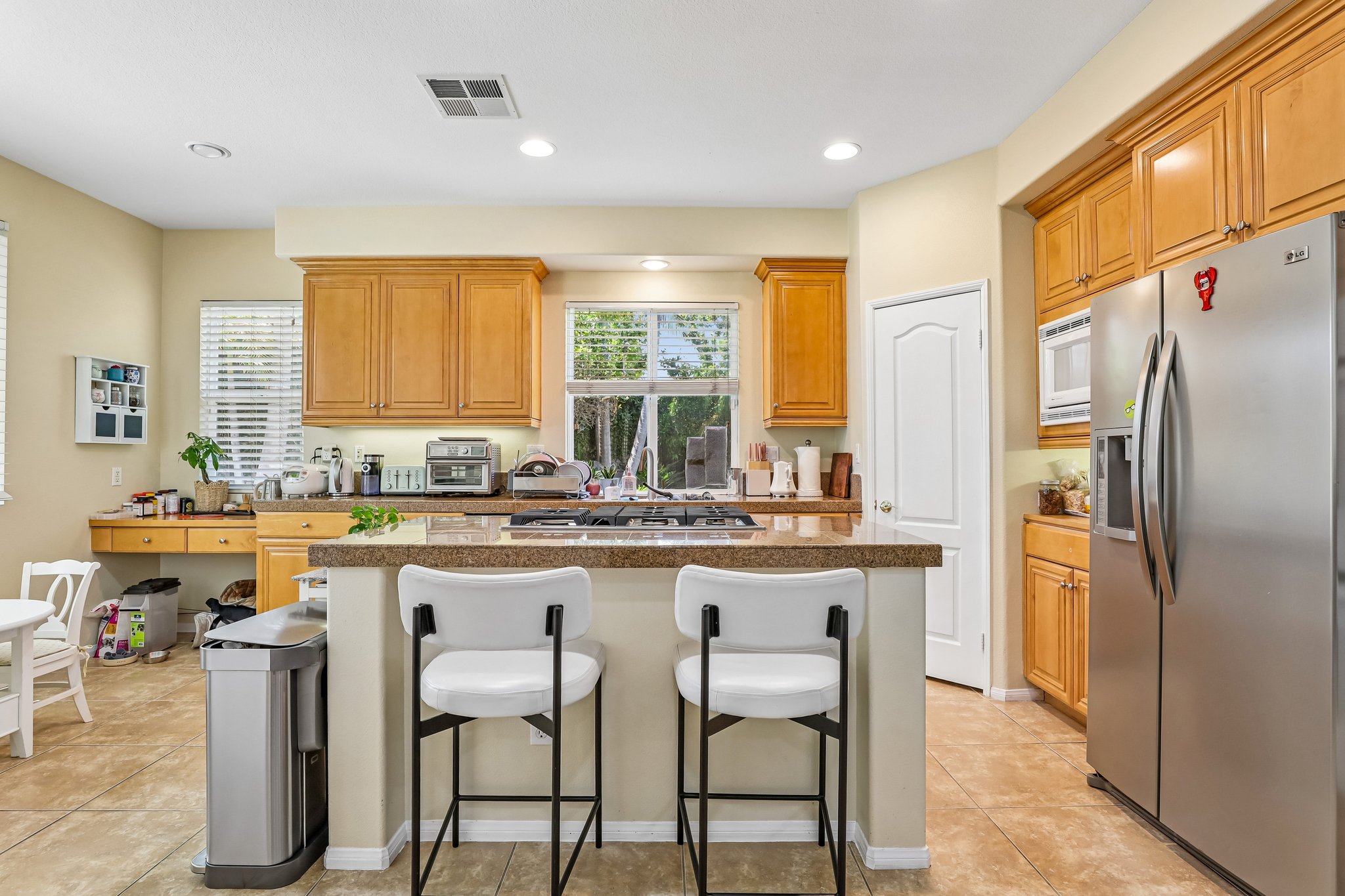E Treehouse Ln-S1806-015.jpg