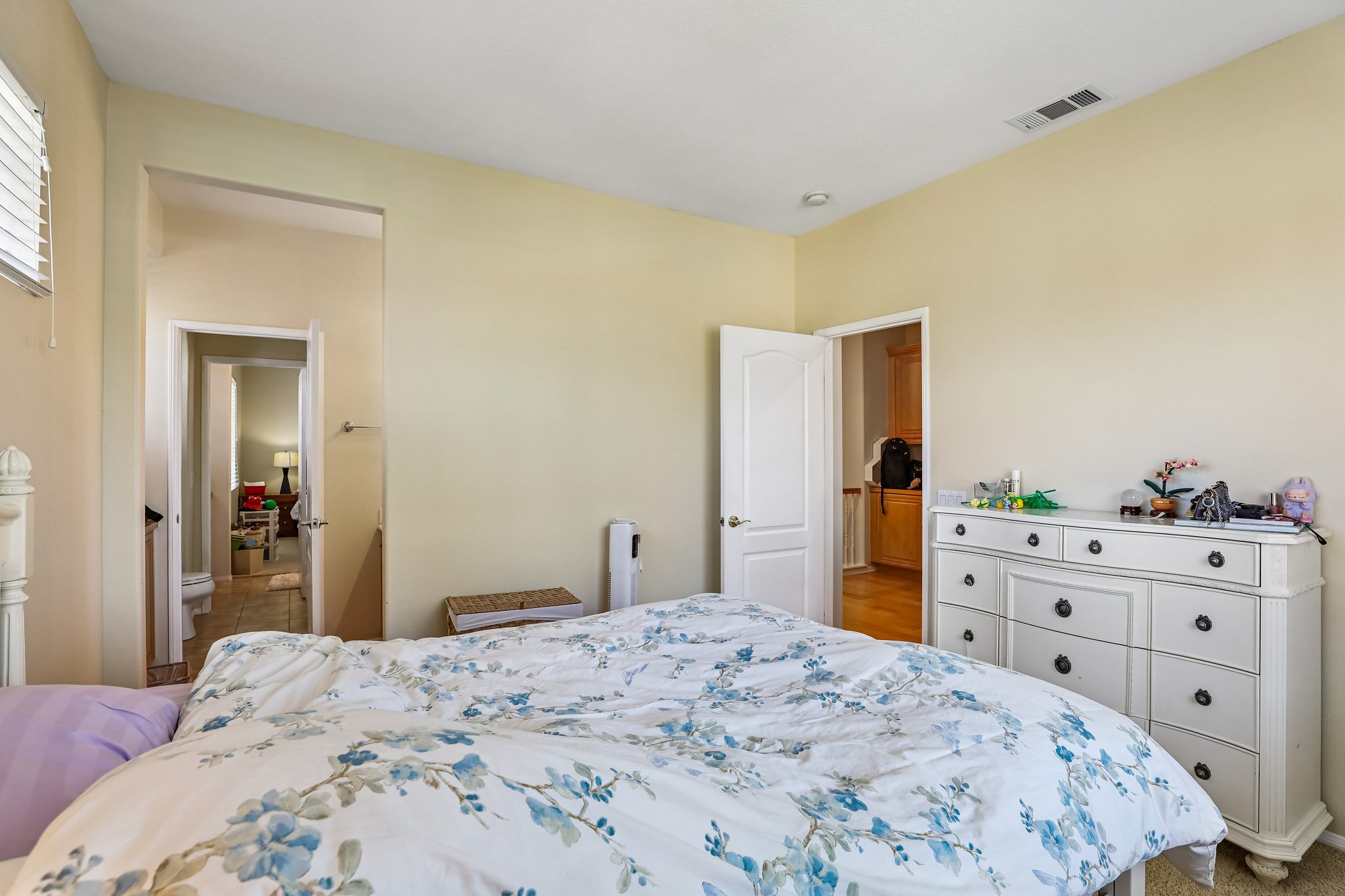 E Treehouse Ln-S1806-038.jpg
