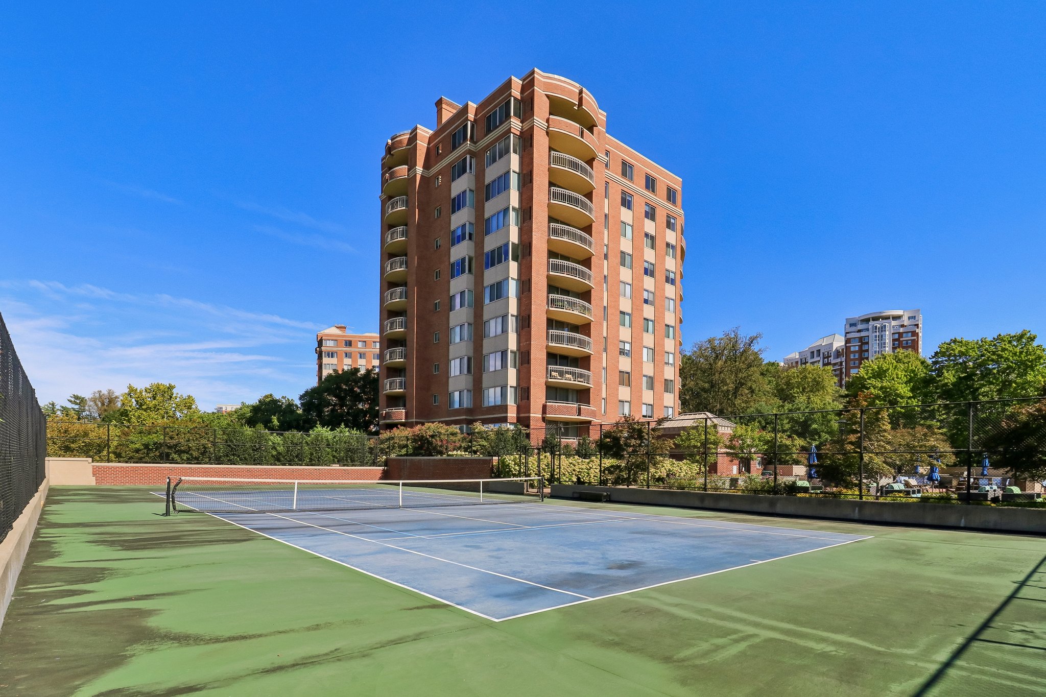 Nicholson Ln 201-1609-901.jpg