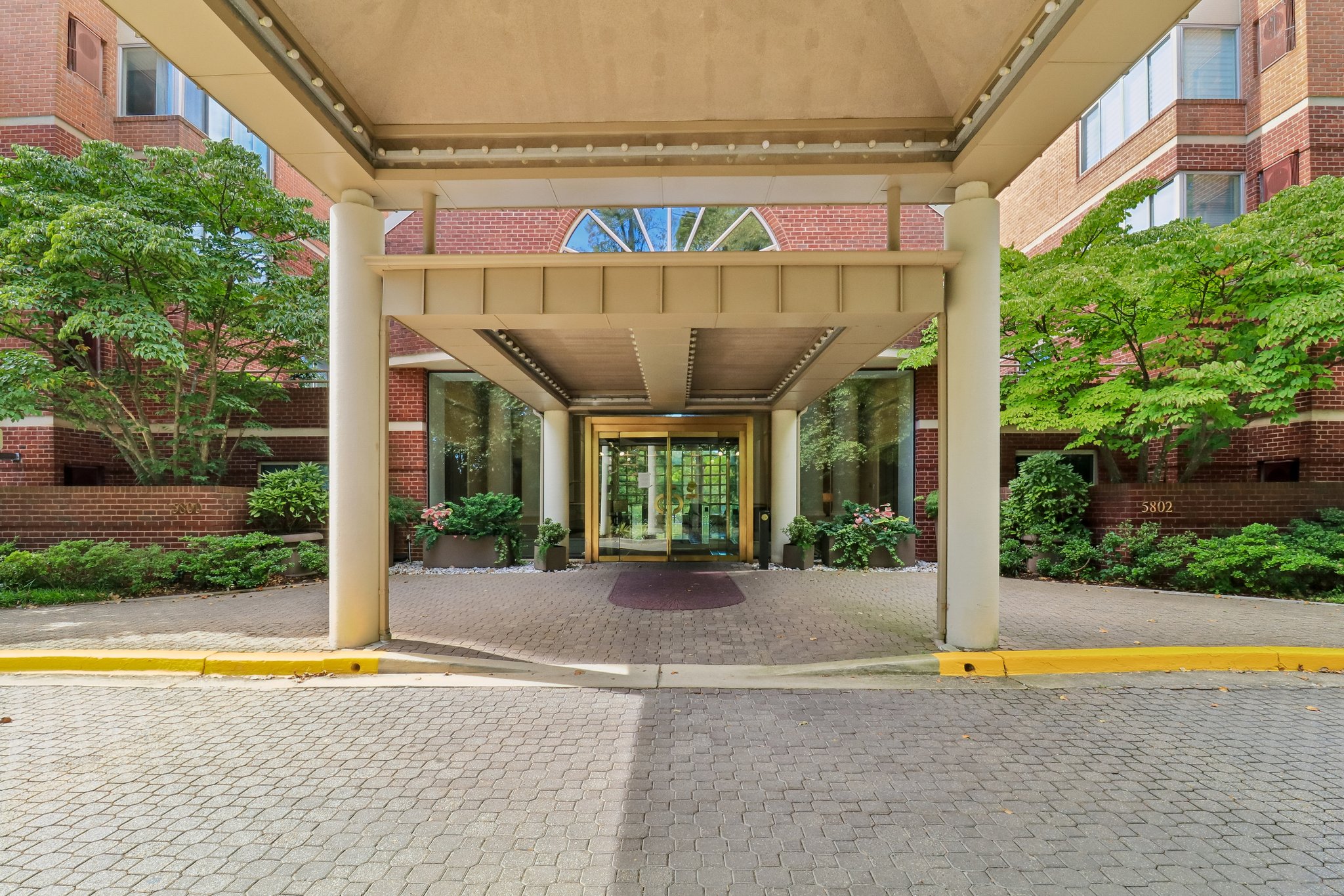 Nicholson Ln 201-S1609-002.jpg