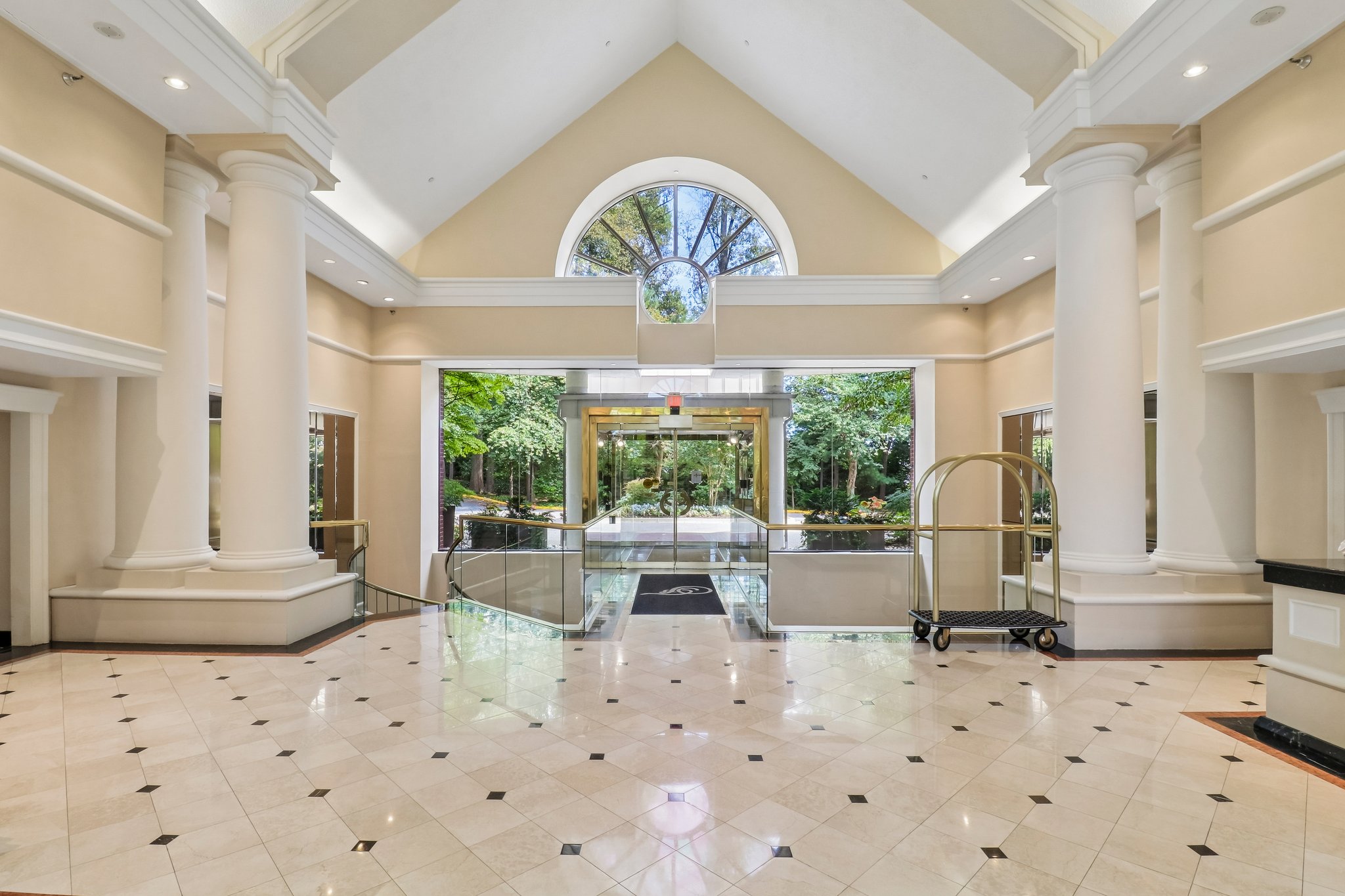 Nicholson Ln 201-S1609-007.jpg