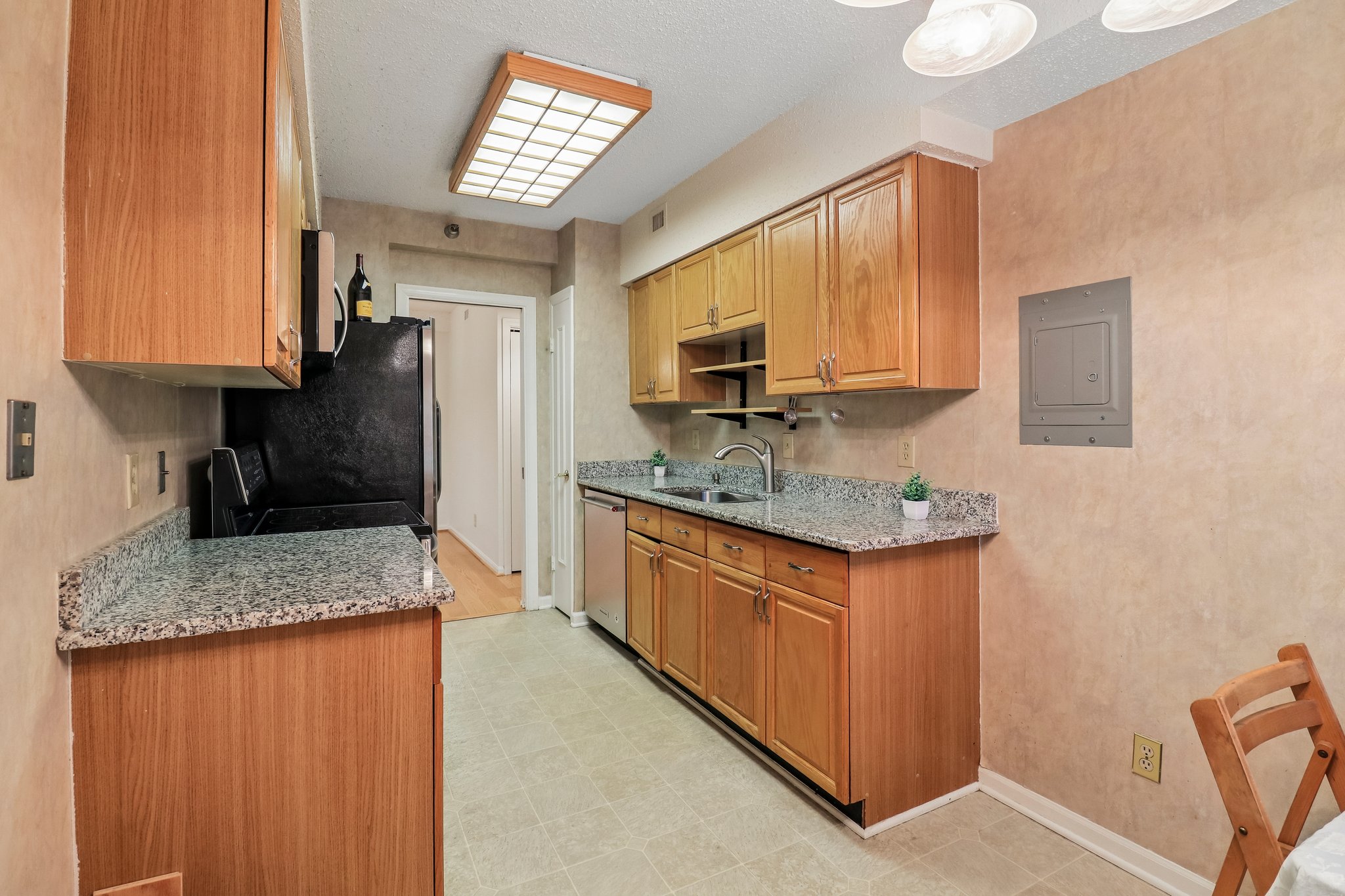 Nicholson Ln 201-S1609-017.jpg
