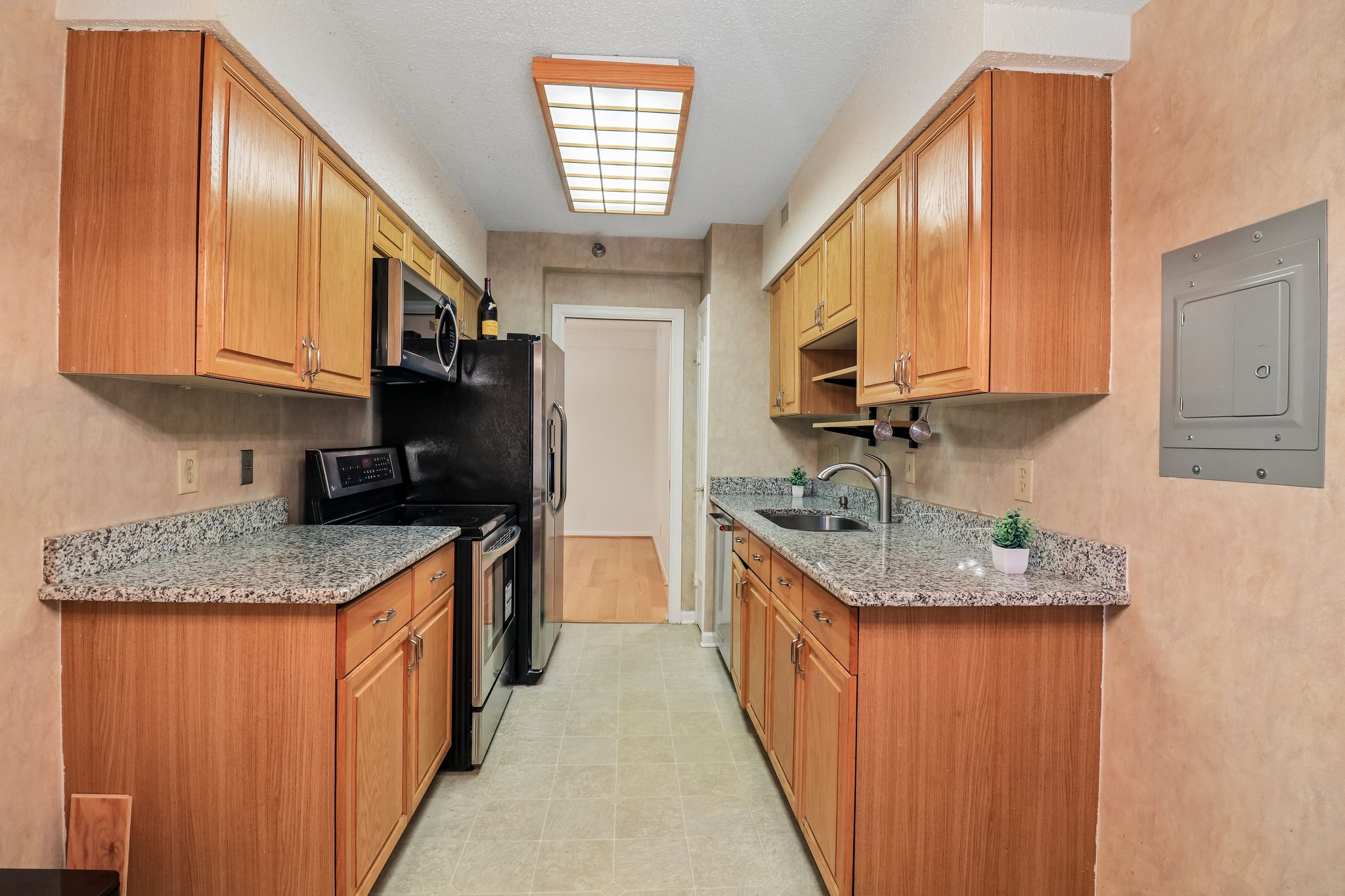 Nicholson Ln 201-S1609-019.jpg