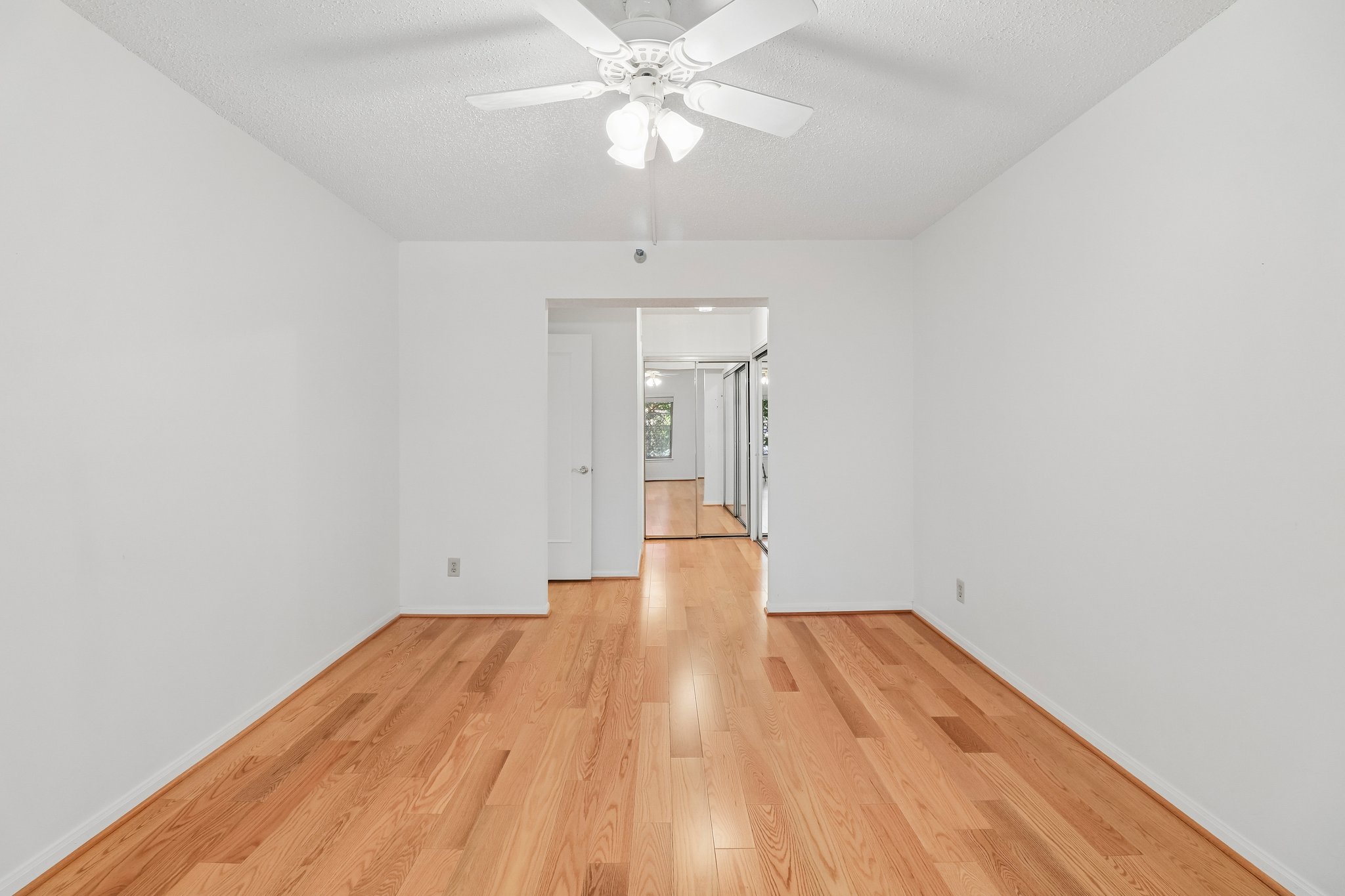 Nicholson Ln 201-S1609-029.jpg