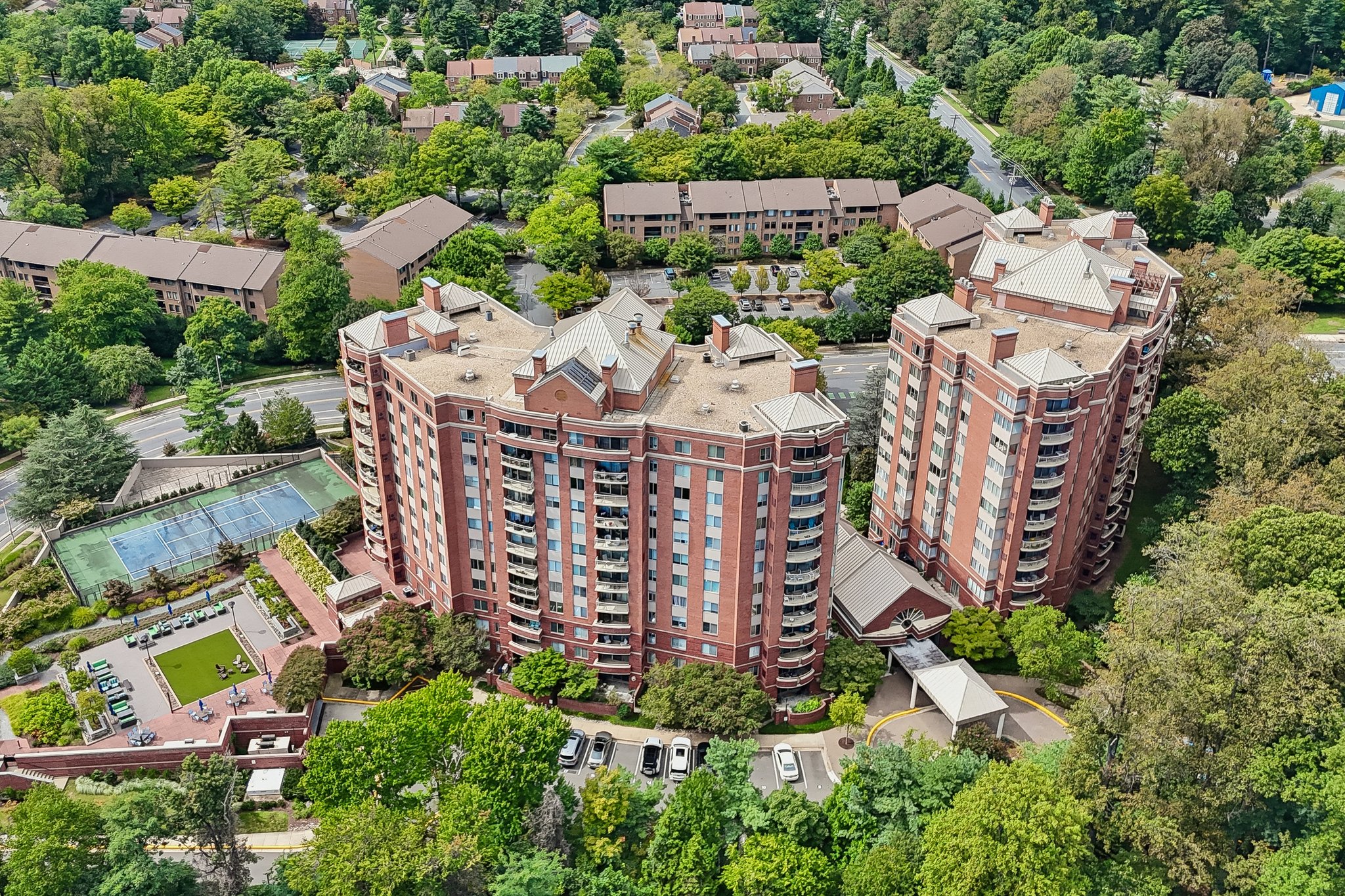 Nicholson Ln 201-S1609-039.jpg