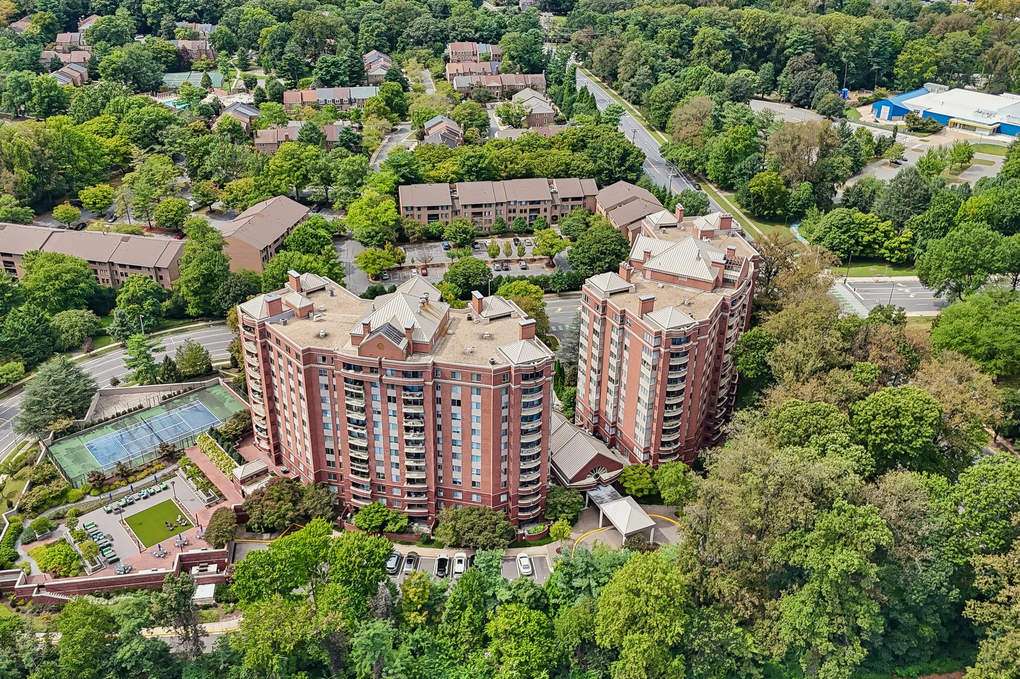Nicholson Ln 201-S1609-040.jpg
