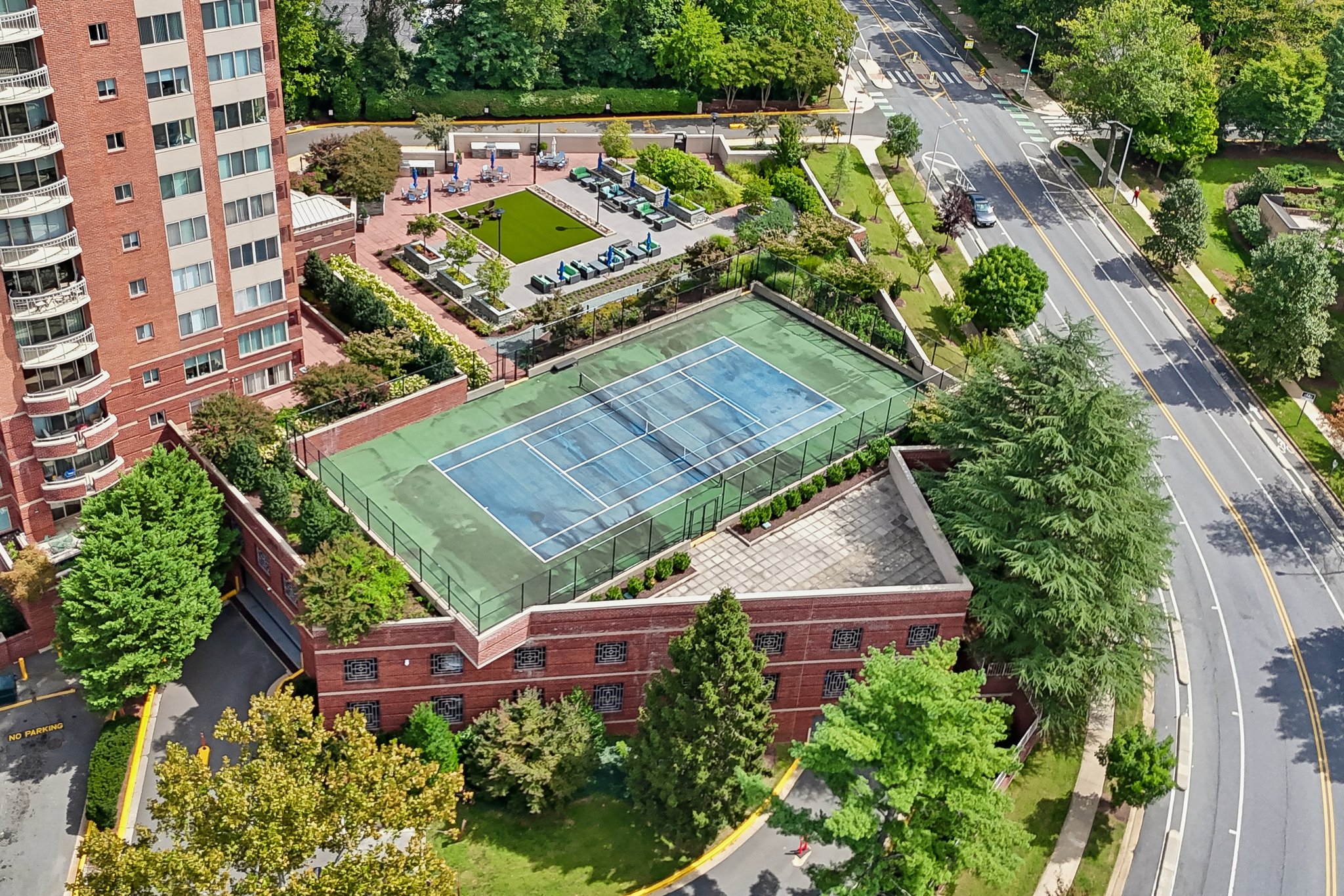 Nicholson Ln 201-S1609-046.jpg