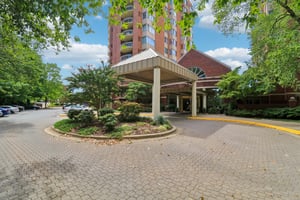 Nicholson Ln 201-S1609-001.jpg