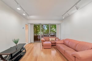Nicholson Ln 201-S1609-011.jpg