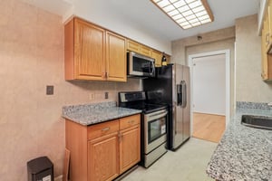 Nicholson Ln 201-S1609-018.jpg