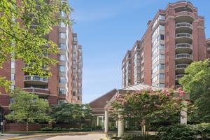 5802 Nicholson Ln #406