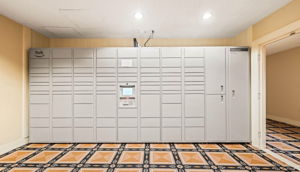 Building - Amazon Lockers