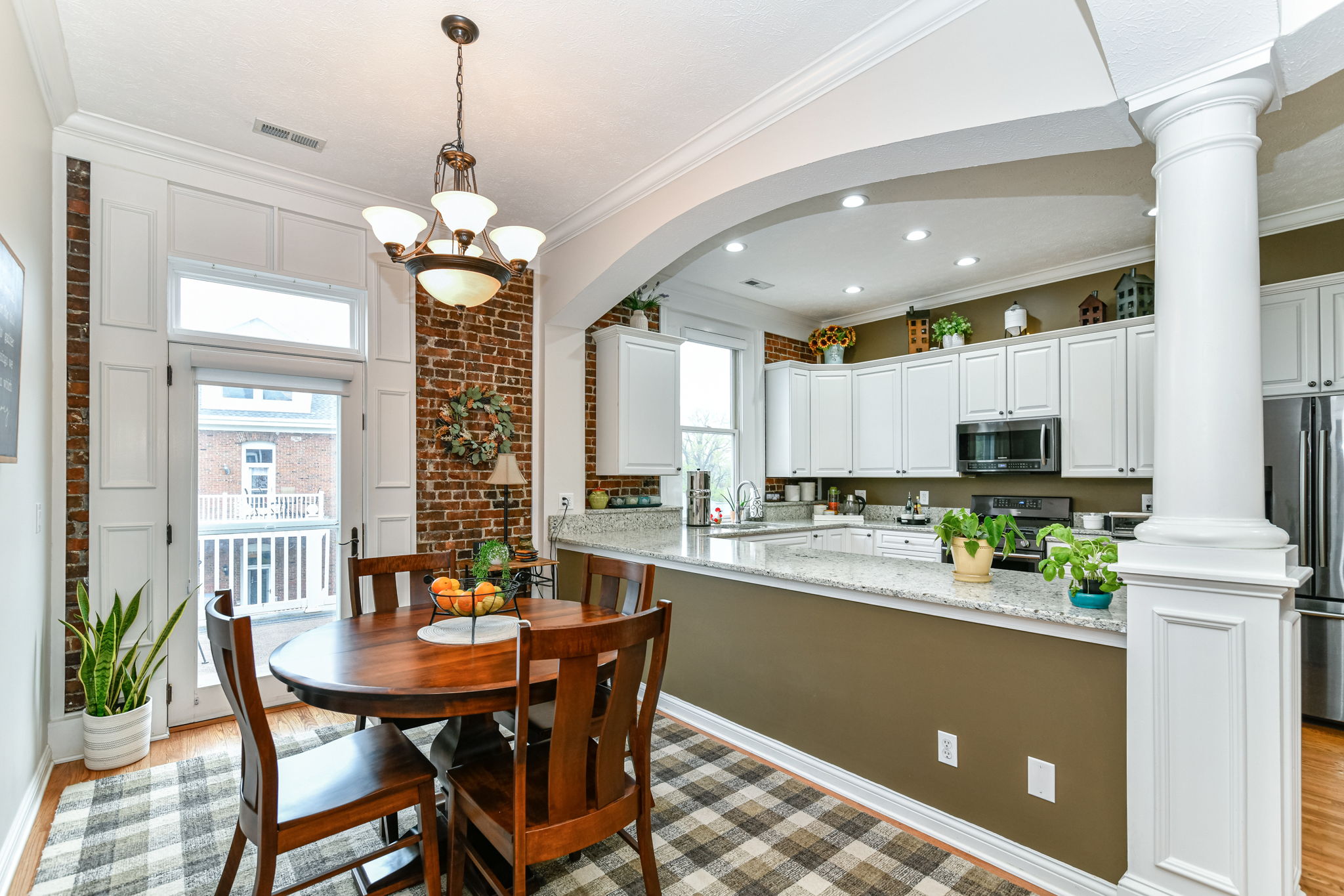 5803 Lawton Loop E Dr 7, Indianapolis, IN 46216 Indy Realty Pics