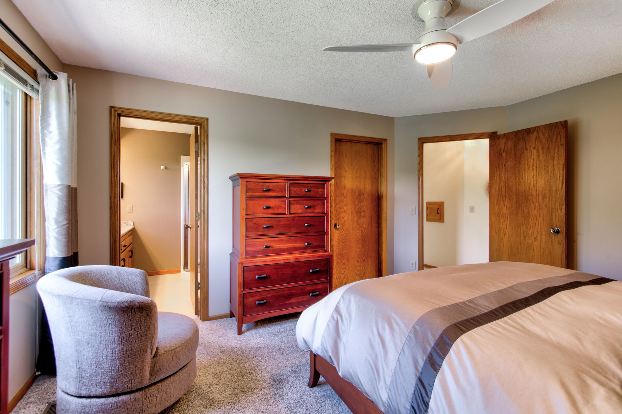 23 Primary Bedroom