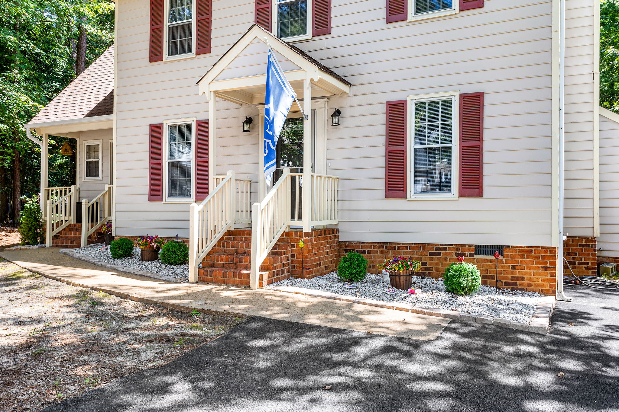 03-Exterior Front
