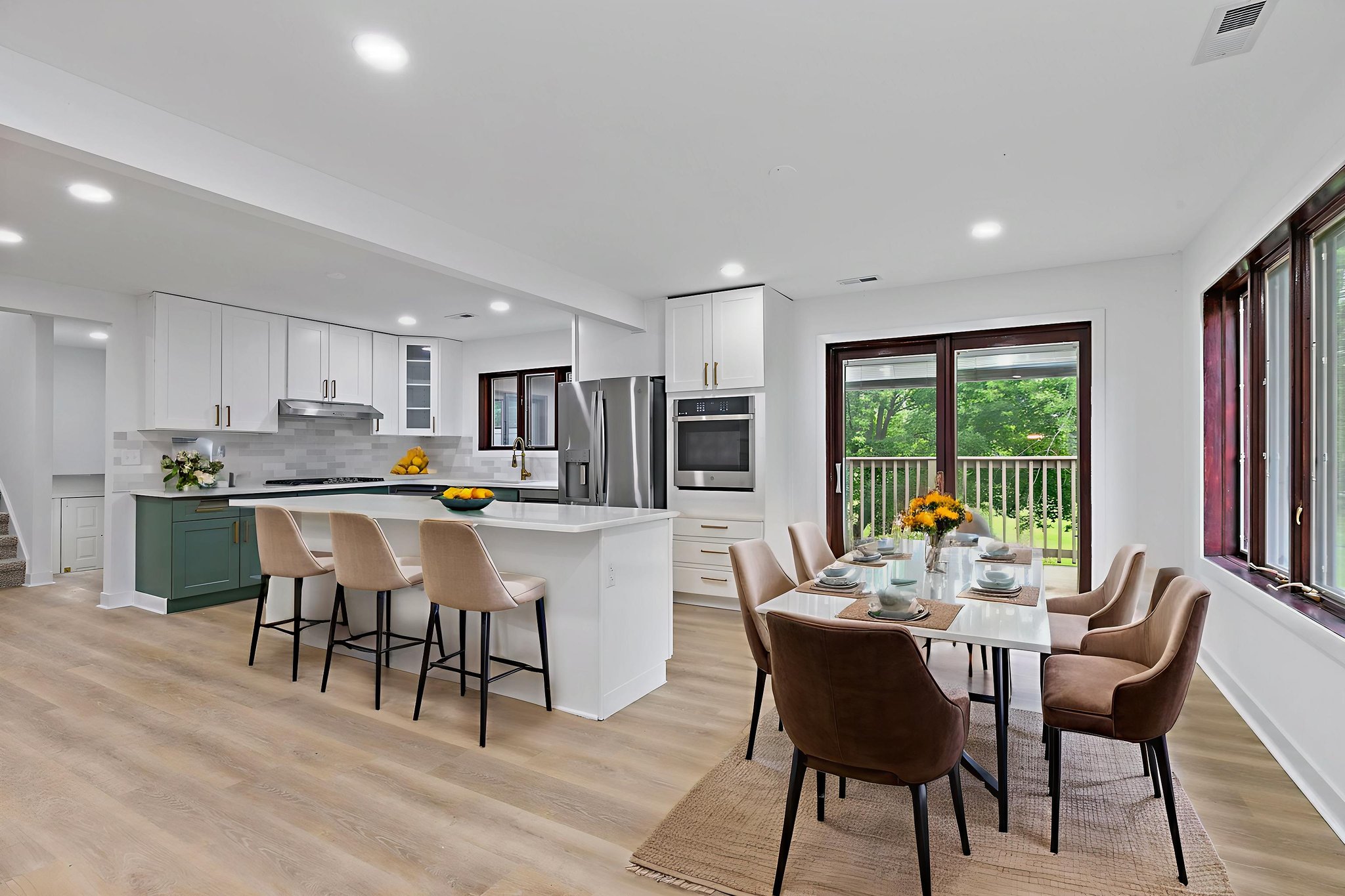 0O9A8845 virtually staged.jpeg