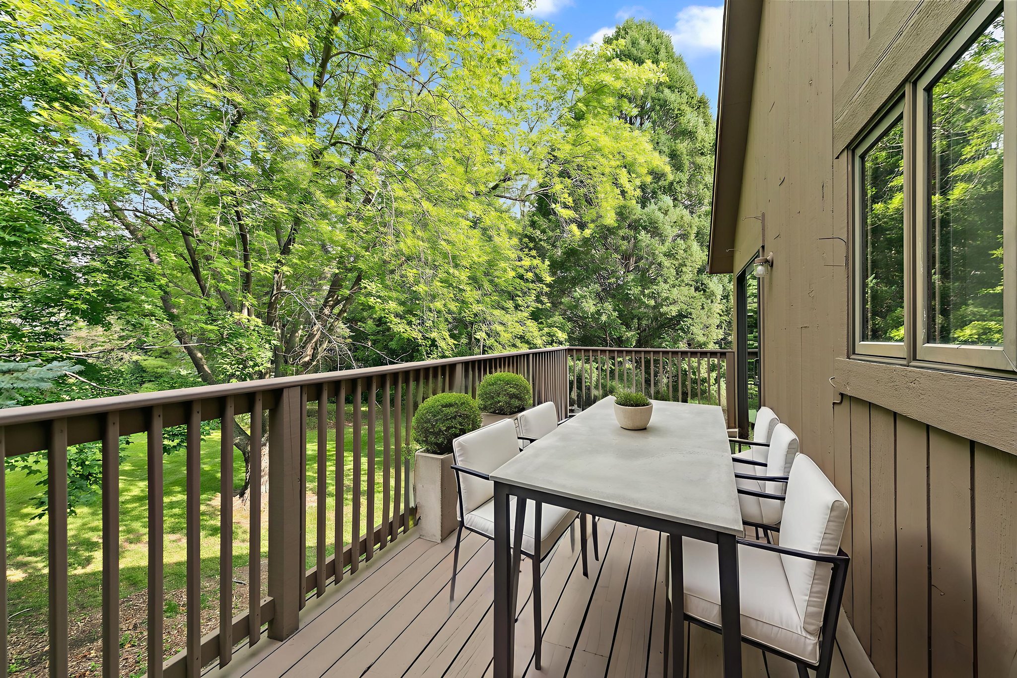 0O9A8798 virtually staged.jpeg