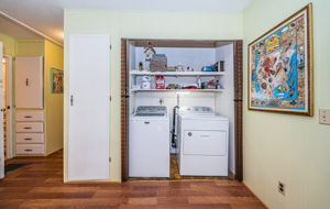 Laundry Room1b