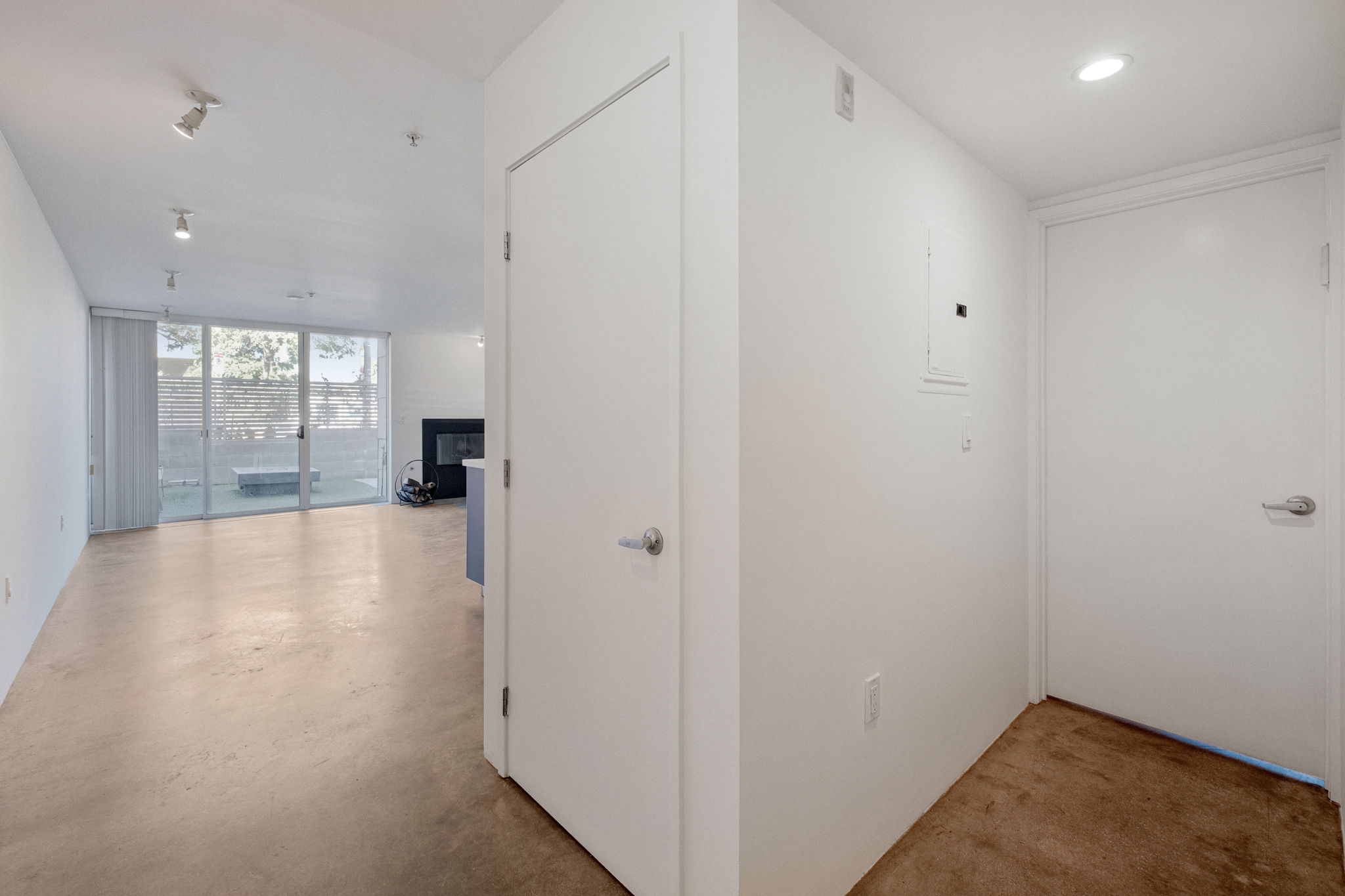 Waring Ave 3-S1111-007