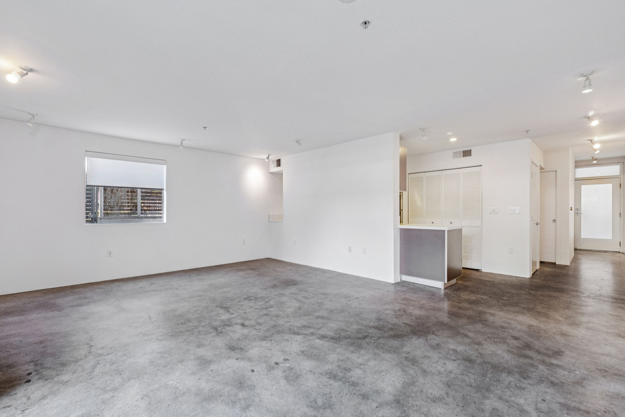 Waring Ave 3-S1111-008