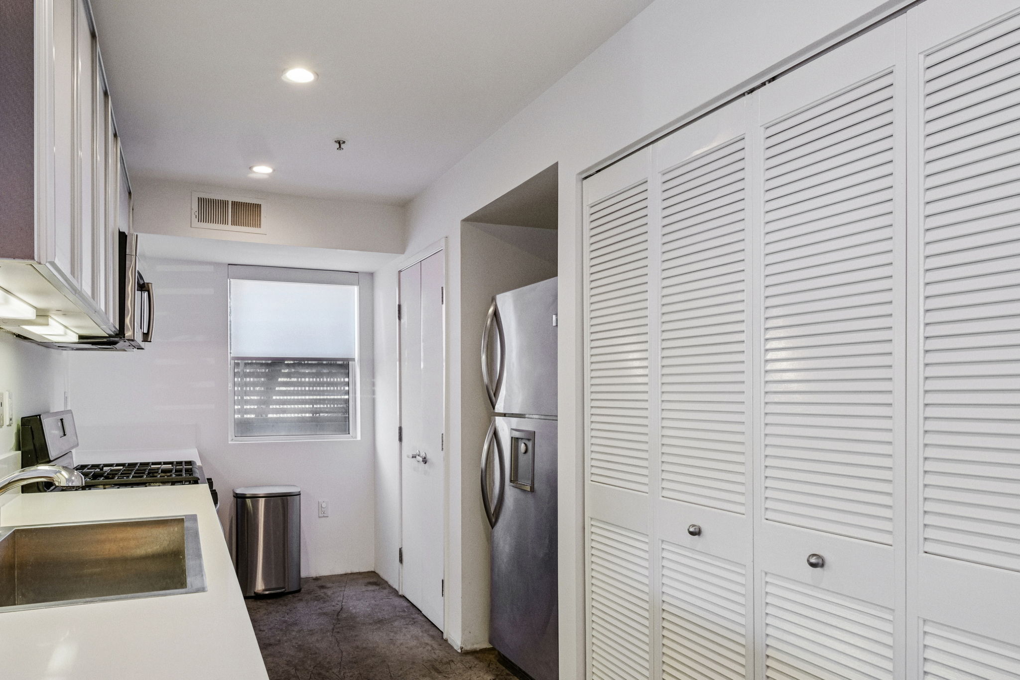 Waring Ave 3-S1111-017