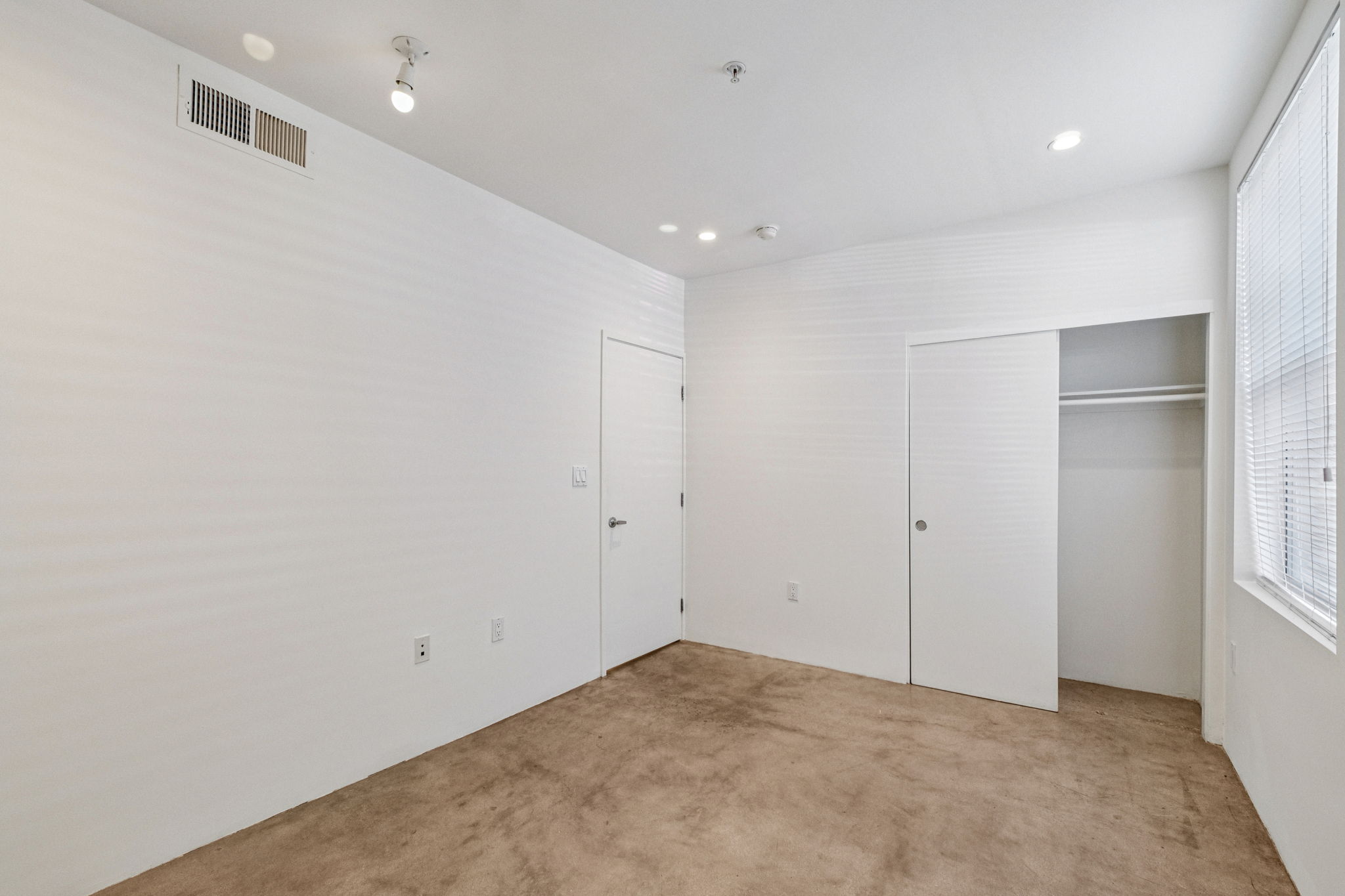 Waring Ave 3-S1111-020