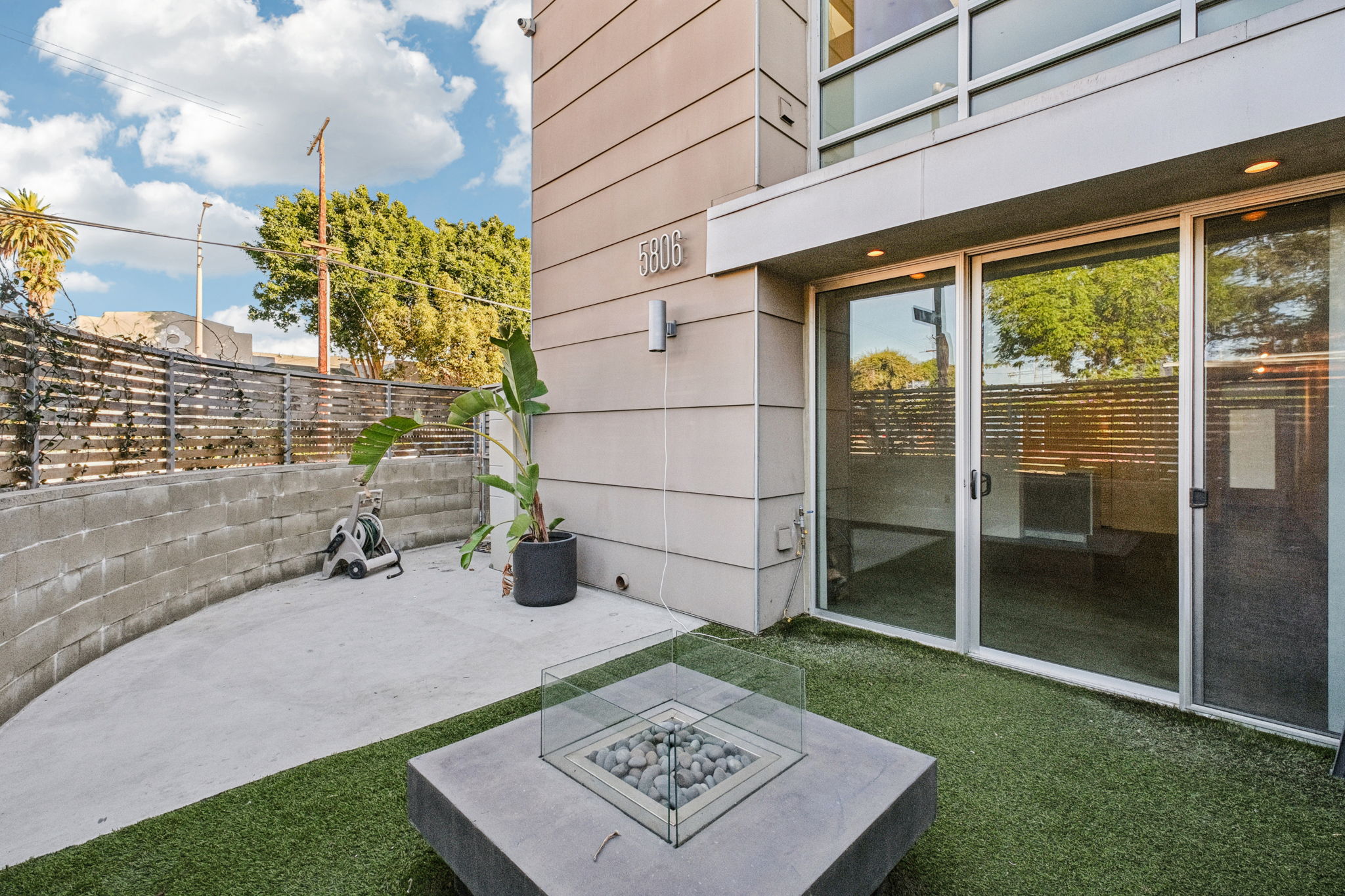 Waring Ave 3-S1111-027