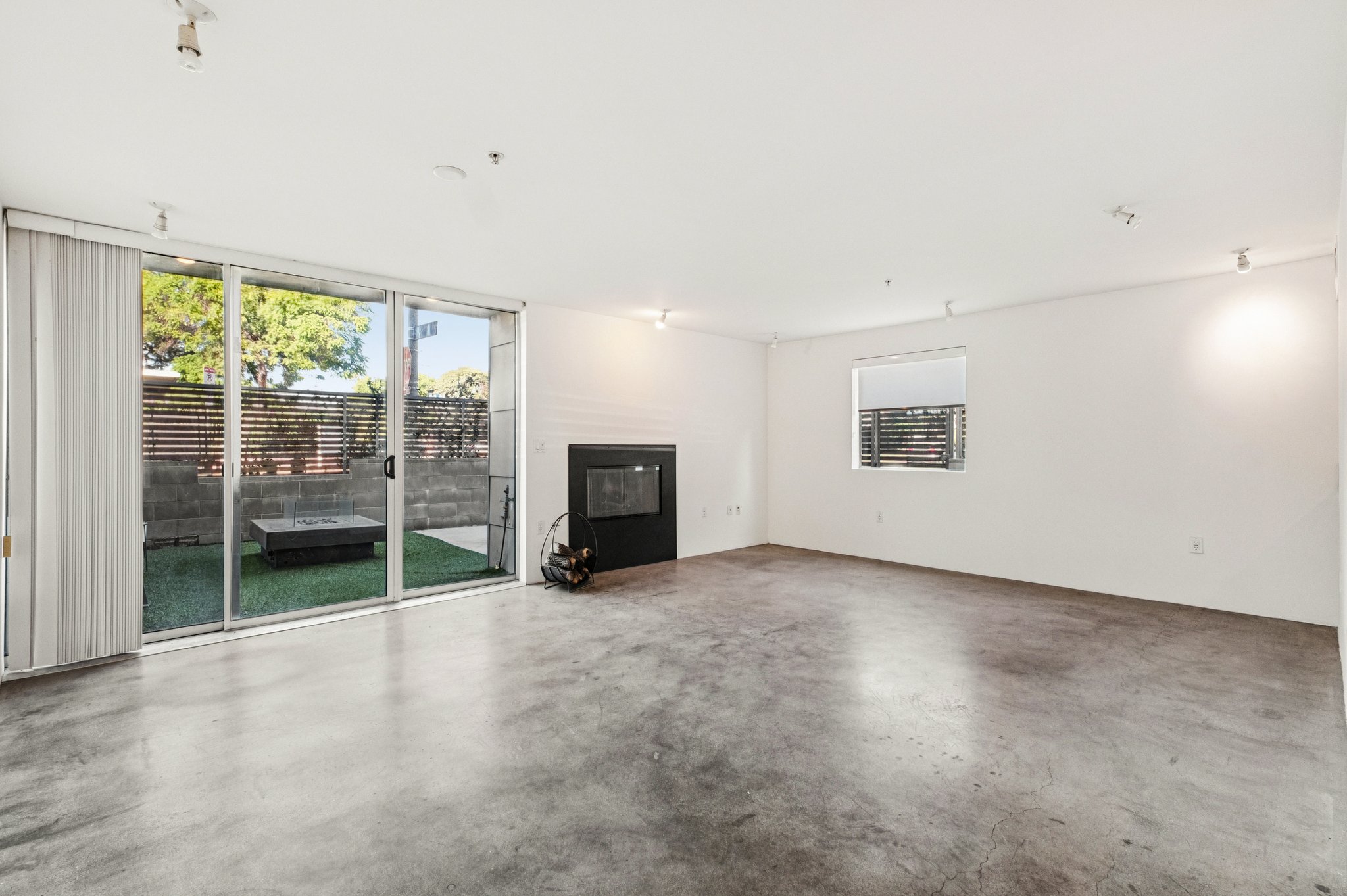 Waring Ave 3-S1111-012r.jpg