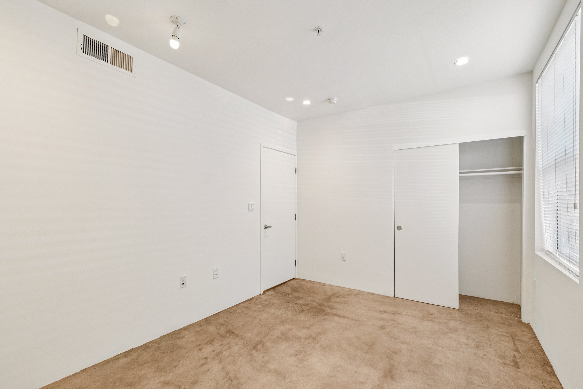 Waring Ave 3-S1111-020r.jpg