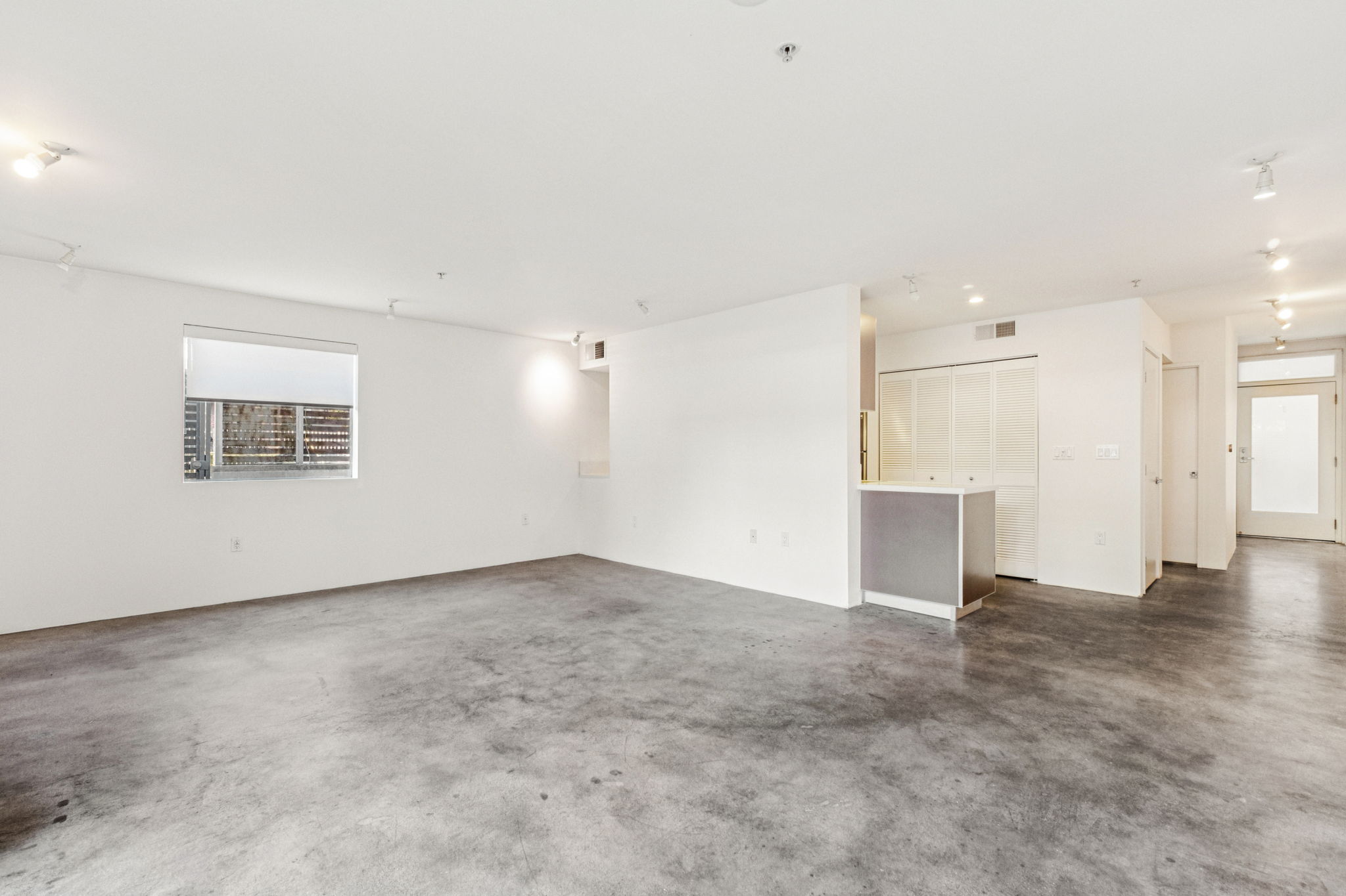 Waring Ave 3-S1111-008rr