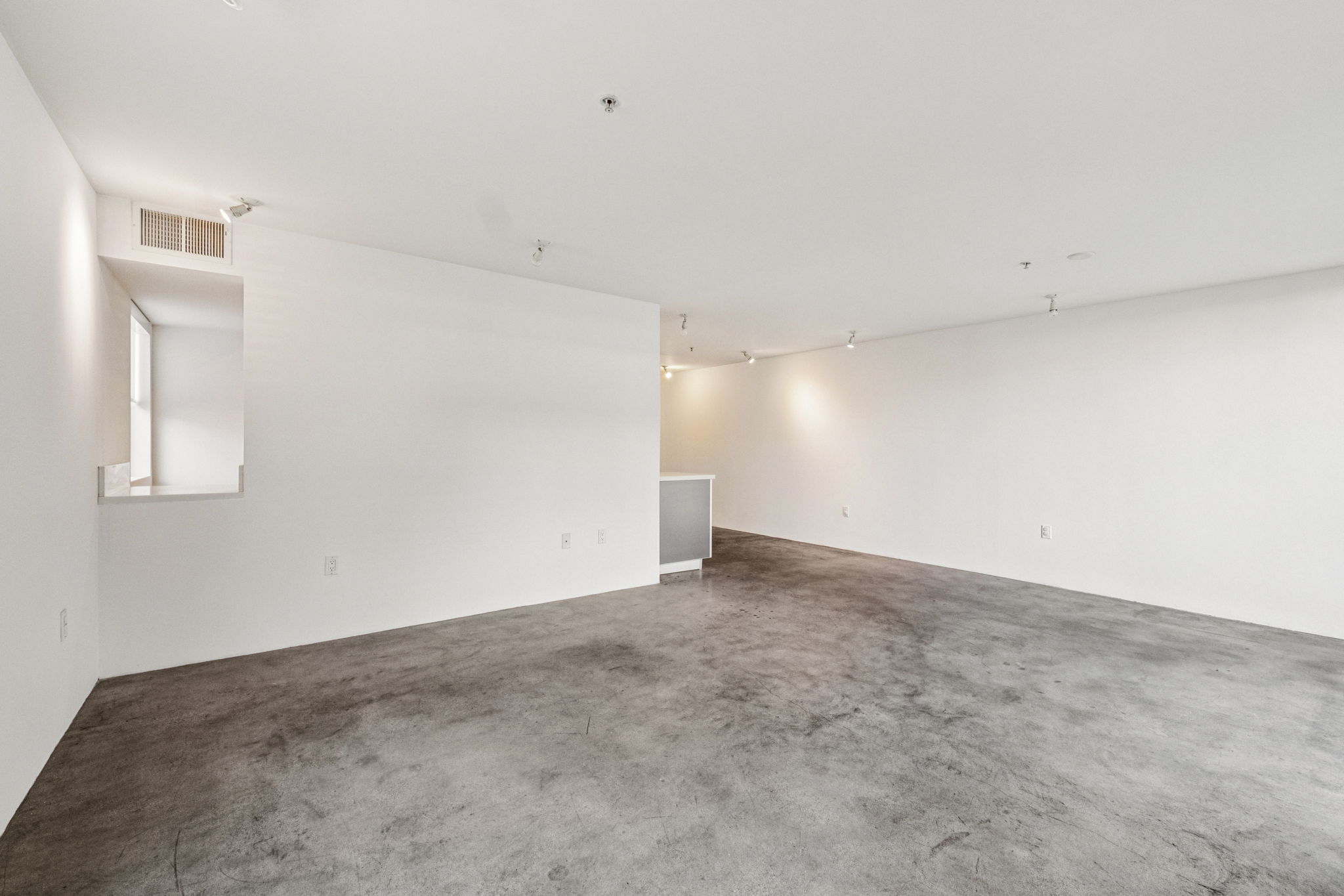 Waring Ave 3-S1111-009rr