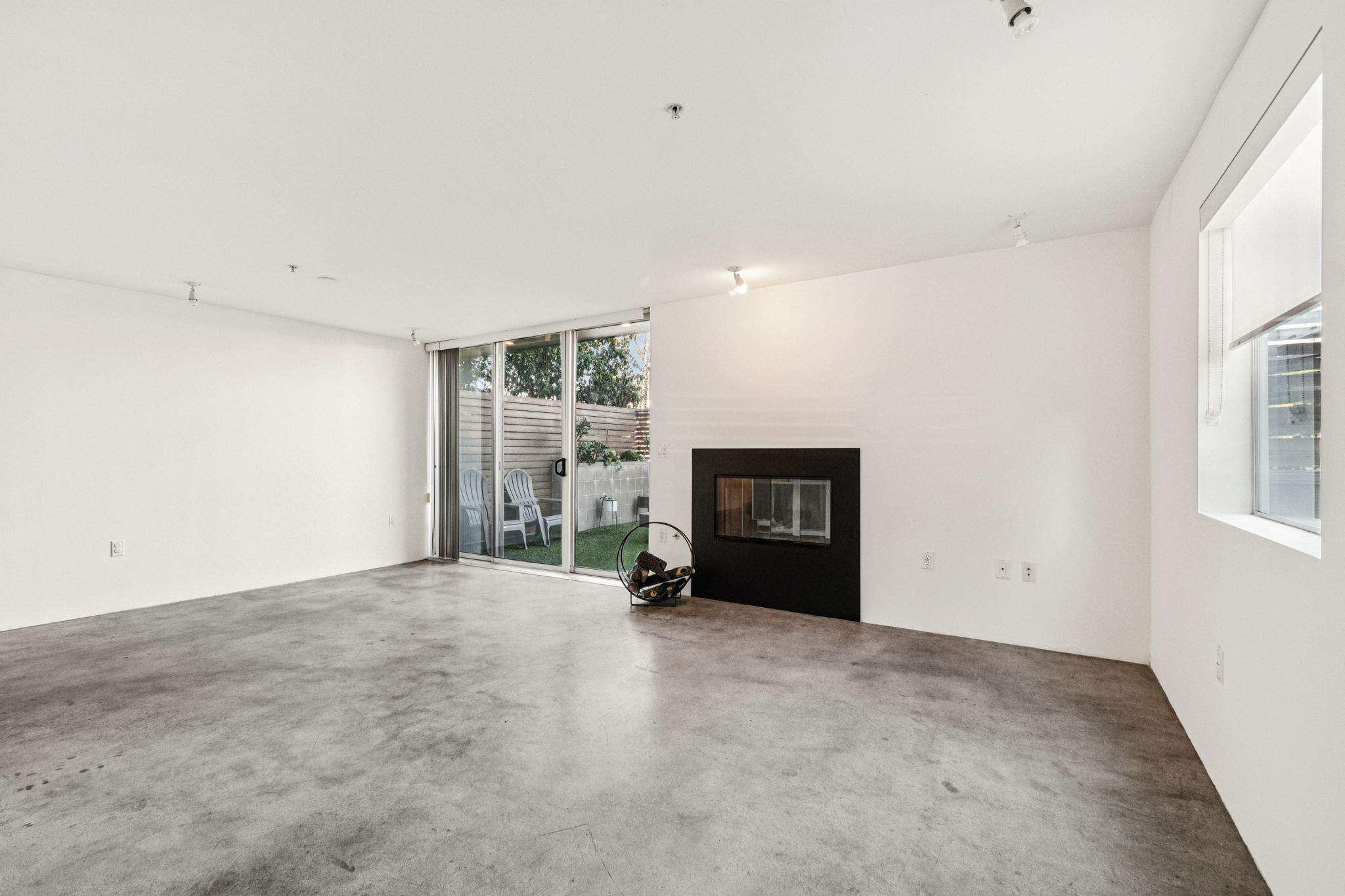 Waring Ave 3-S1111-011rr