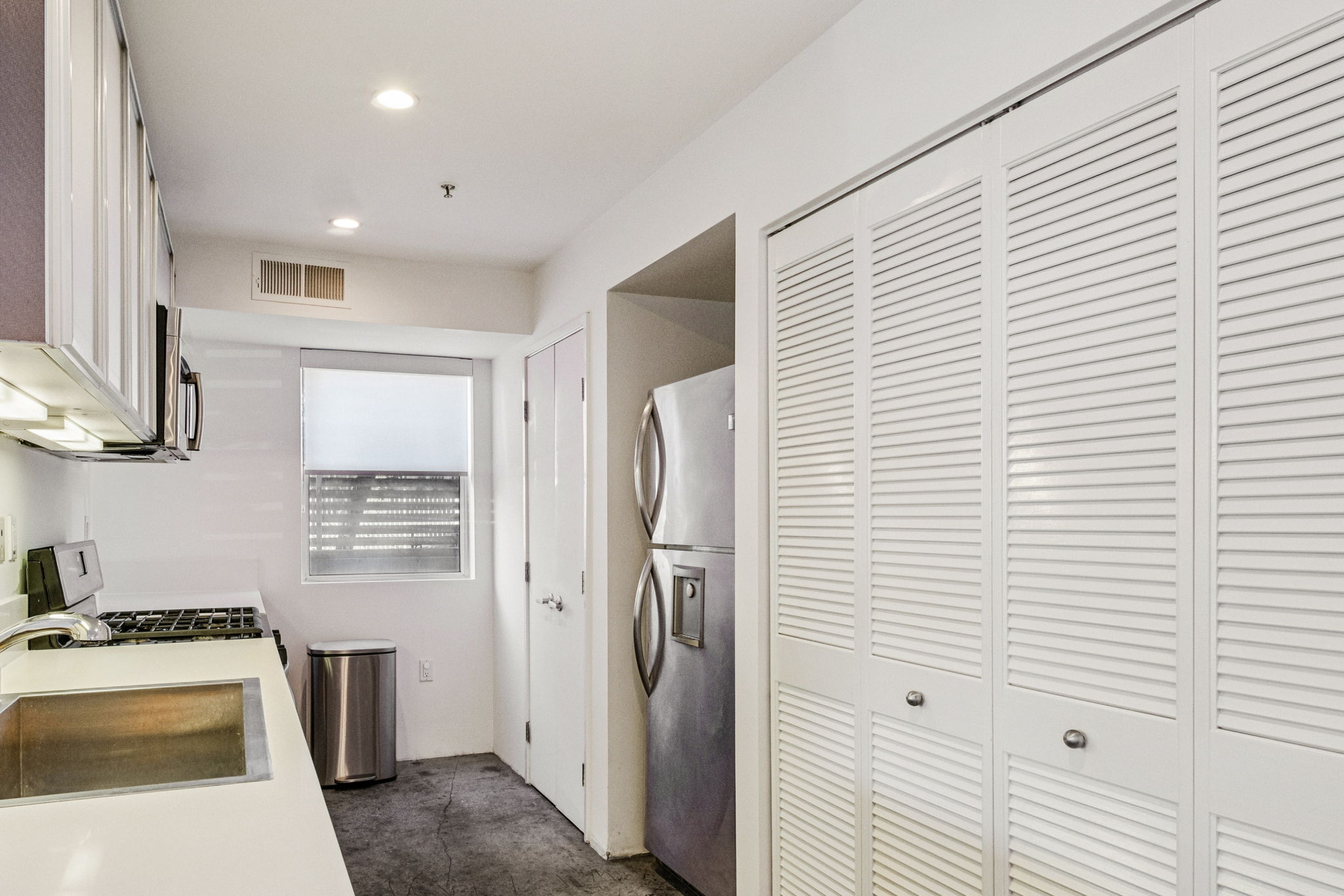 Waring Ave 3-S1111-017rr