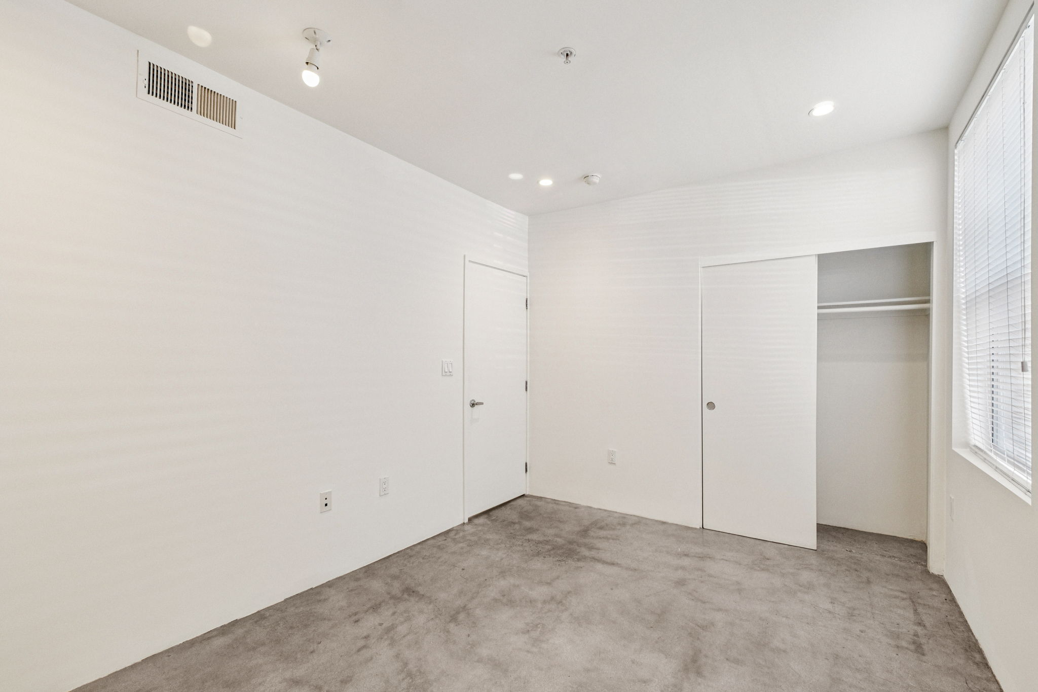 Waring Ave 3-S1111-020rr