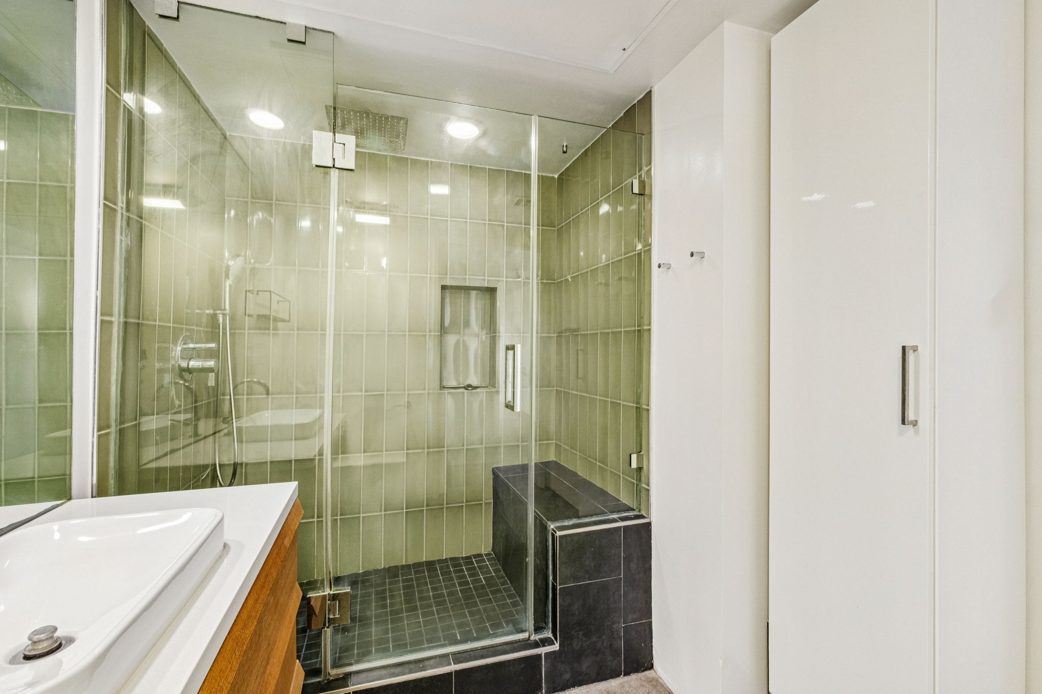 Waring Ave 3-S1111-024rr