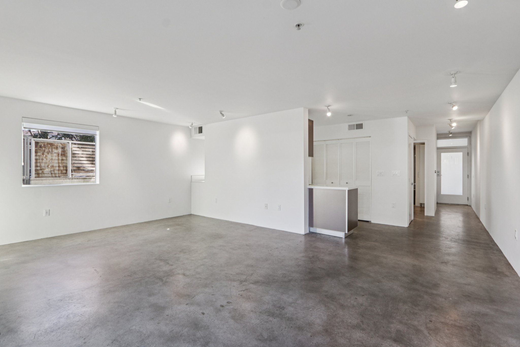 Waring Ave 3-S2611-005.jpg