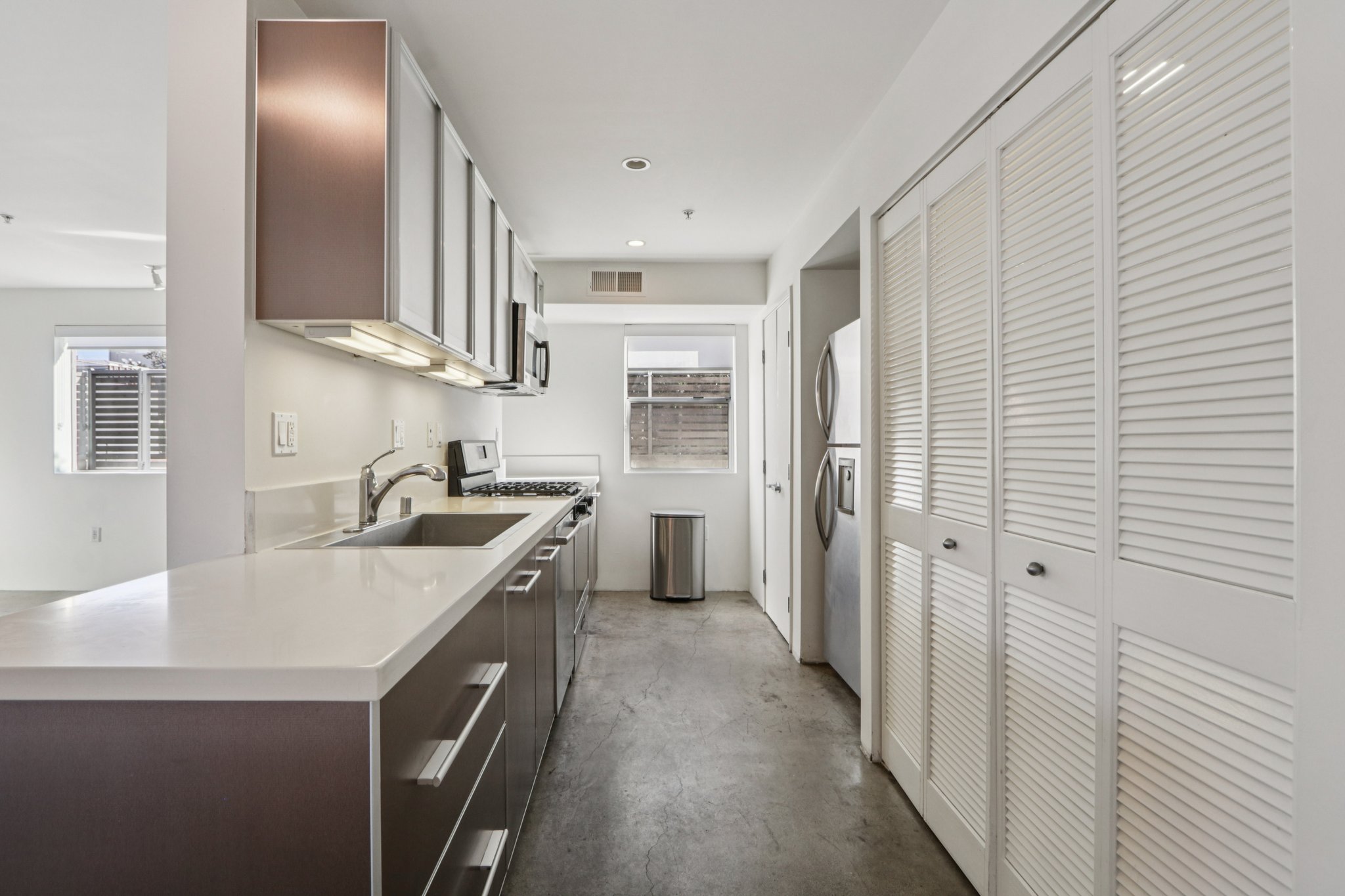 Waring Ave 3-S2611-011.jpg