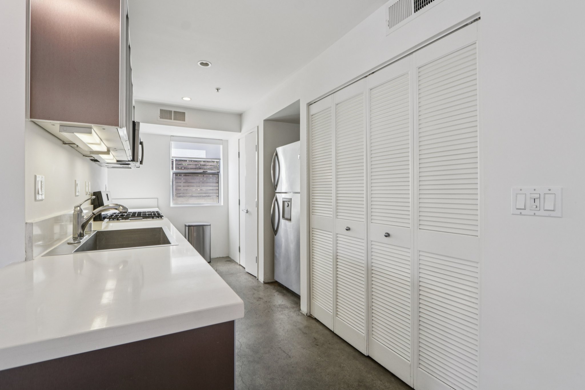 Waring Ave 3-S2611-012.jpg