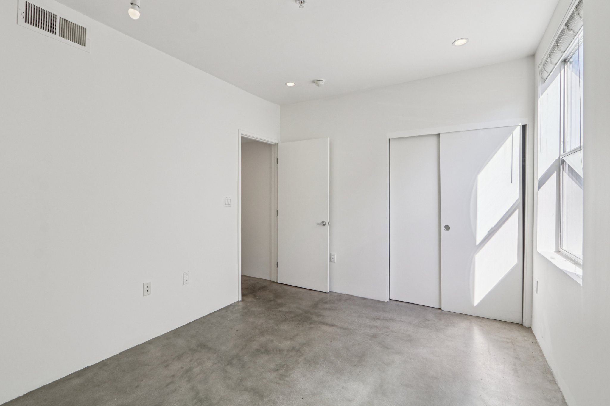 Waring Ave 3-S2611-017.jpg