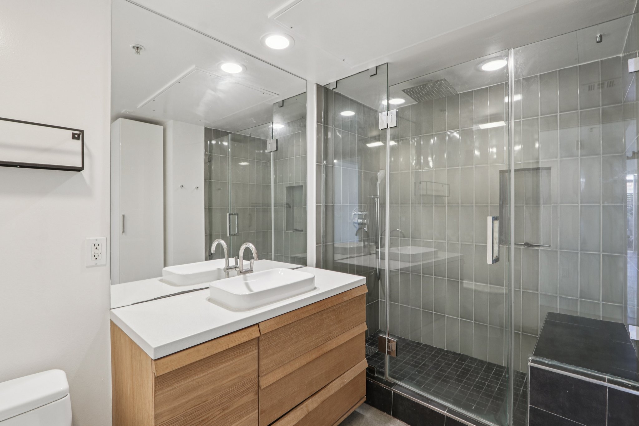 Waring Ave 3-S2611-019.jpg