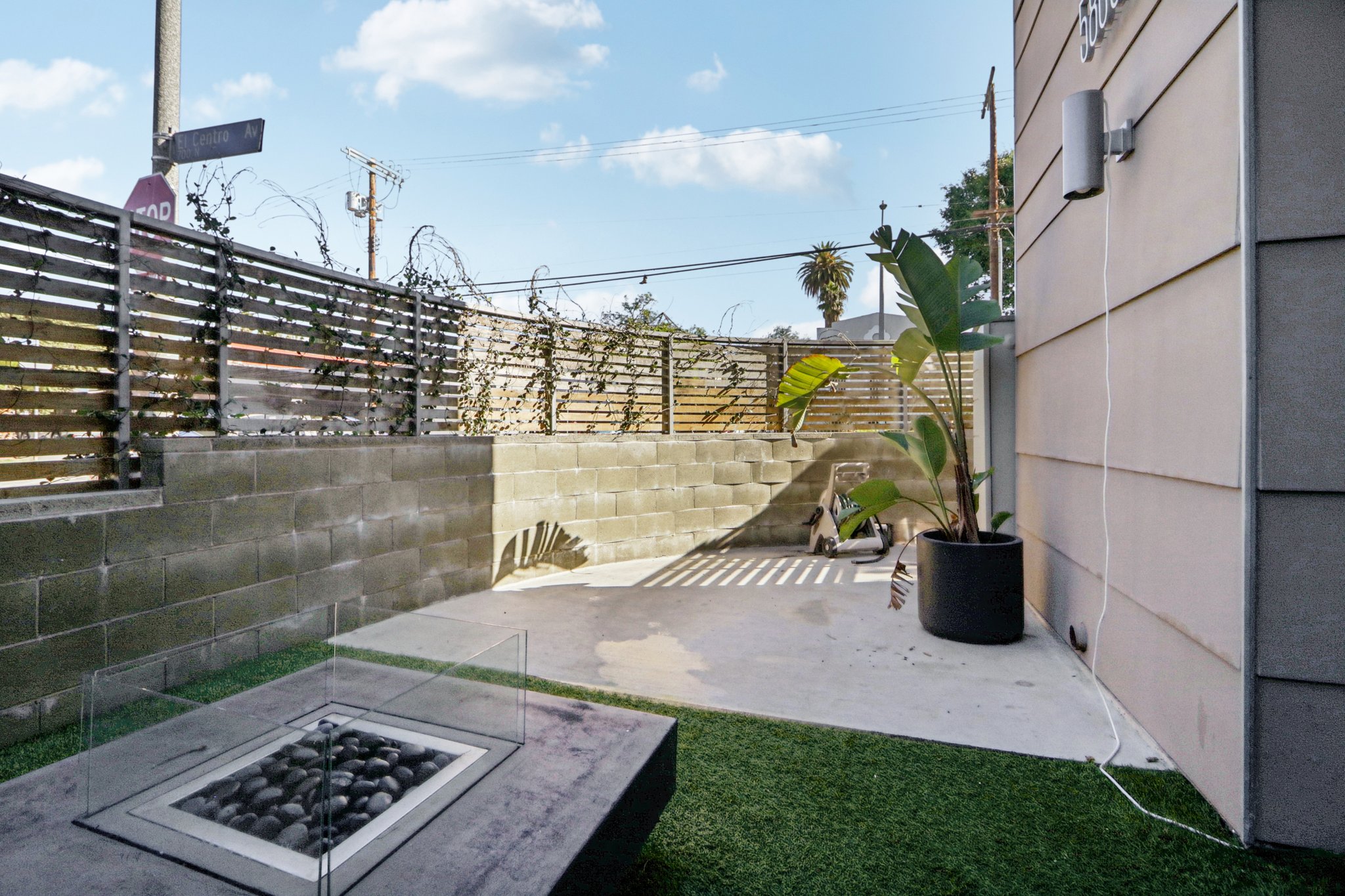 Waring Ave 3-S2611-025.jpg