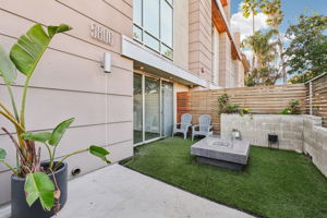 Waring Ave 3-S1111-026