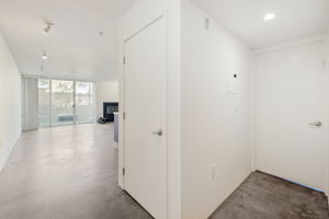 Waring Ave 3-S1111-007rr