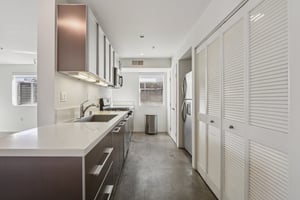 Waring Ave 3-S2611-011.jpg