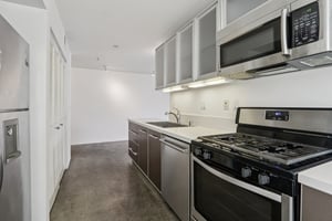 Waring Ave 3-S2611-013.jpg