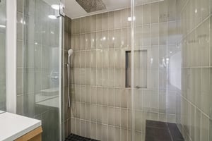 Waring Ave 3-S2611-020.jpg